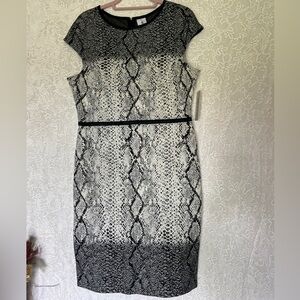 julia jordan Black and White Snake-Print Midi Sheath Dress